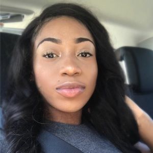 Meet your Posher, Vanessa